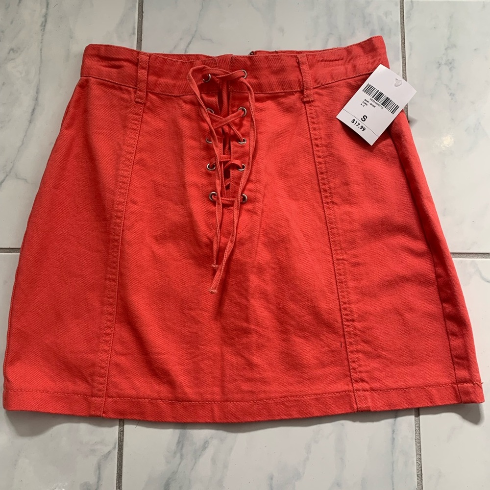 Forever 21 mini skirt with zipper.